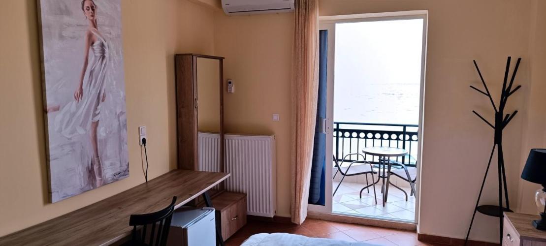 Kamvissis Hotel Tirós Buitenkant foto