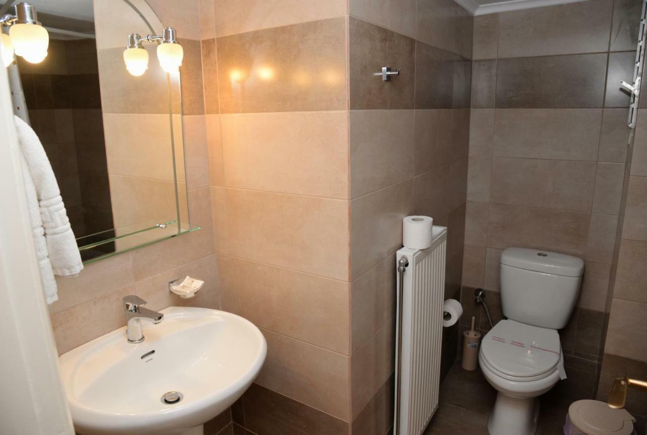 Kamvissis Hotel Tirós Buitenkant foto
