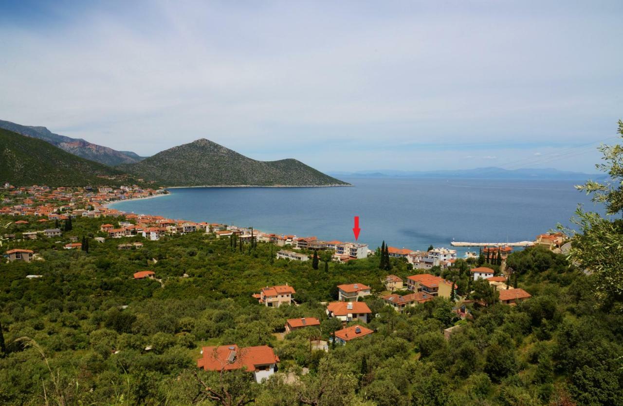 Kamvissis Hotel Tirós Buitenkant foto