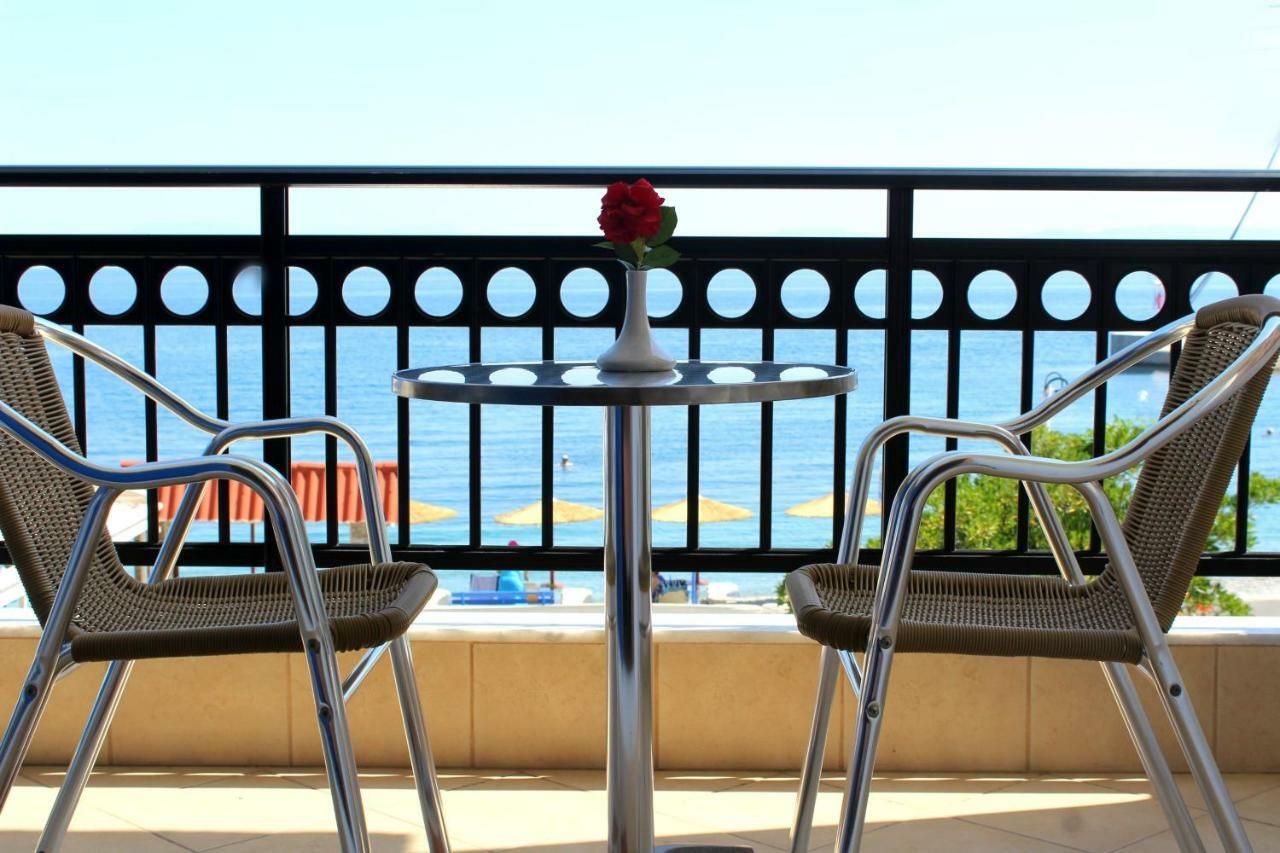 Kamvissis Hotel Tirós Buitenkant foto